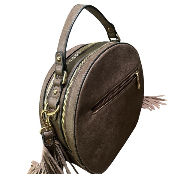 VERSONA WESTERN BROWN ROUND SHOULDER BAG With Fringe on the detachable Strap NWT - Picture 3 of 9